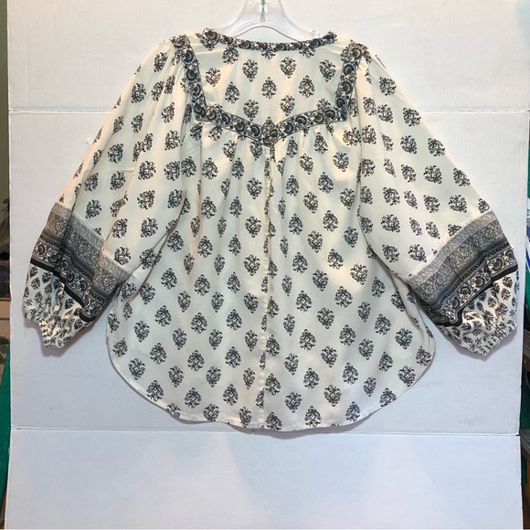 Old Navy boho peasant blouse gray and cream medium petite - Picture 2 of 14